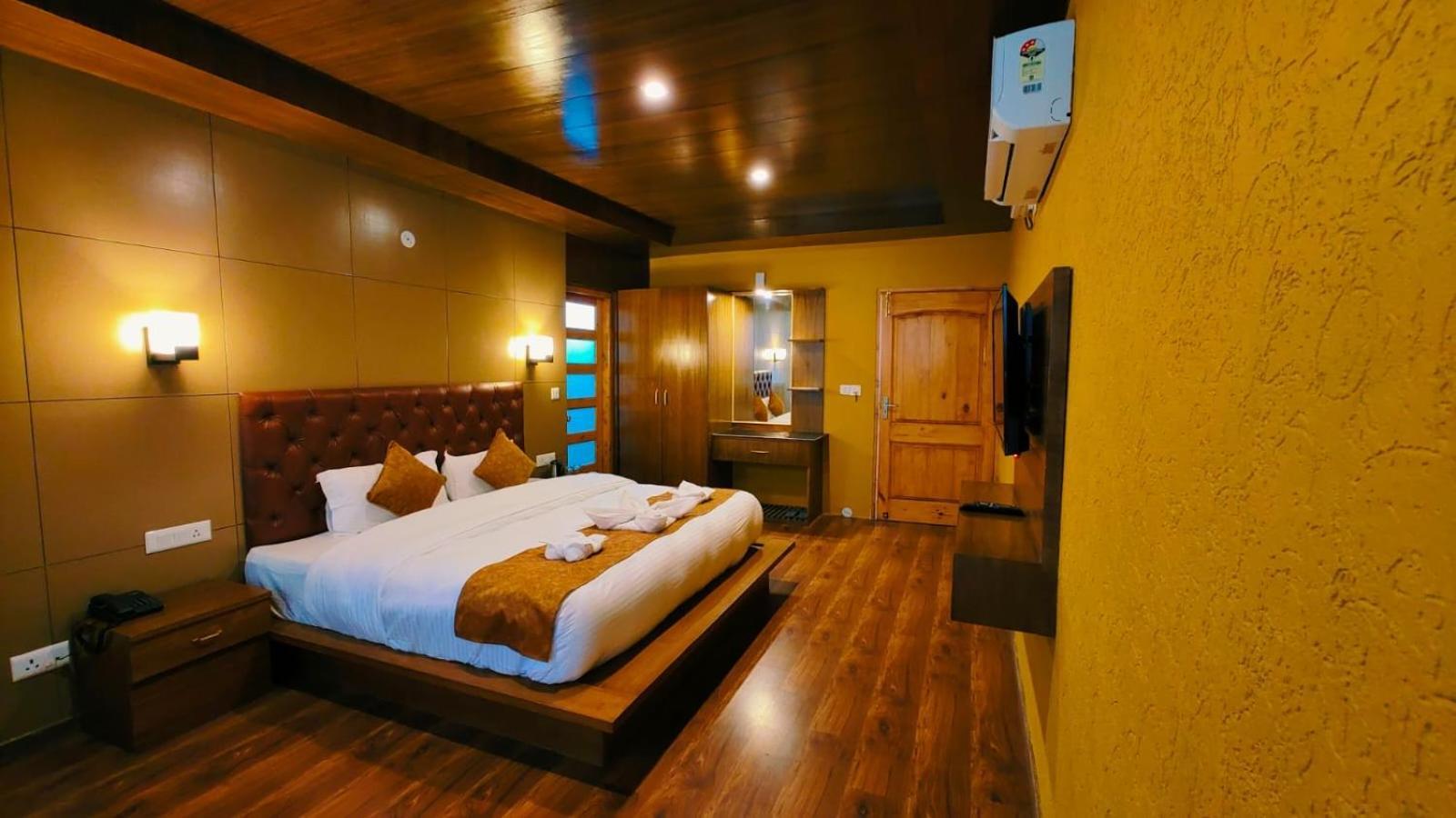 Tata Vista Resort Mall Road Manali - Centrally Heated & Air Cooled Exterior photo